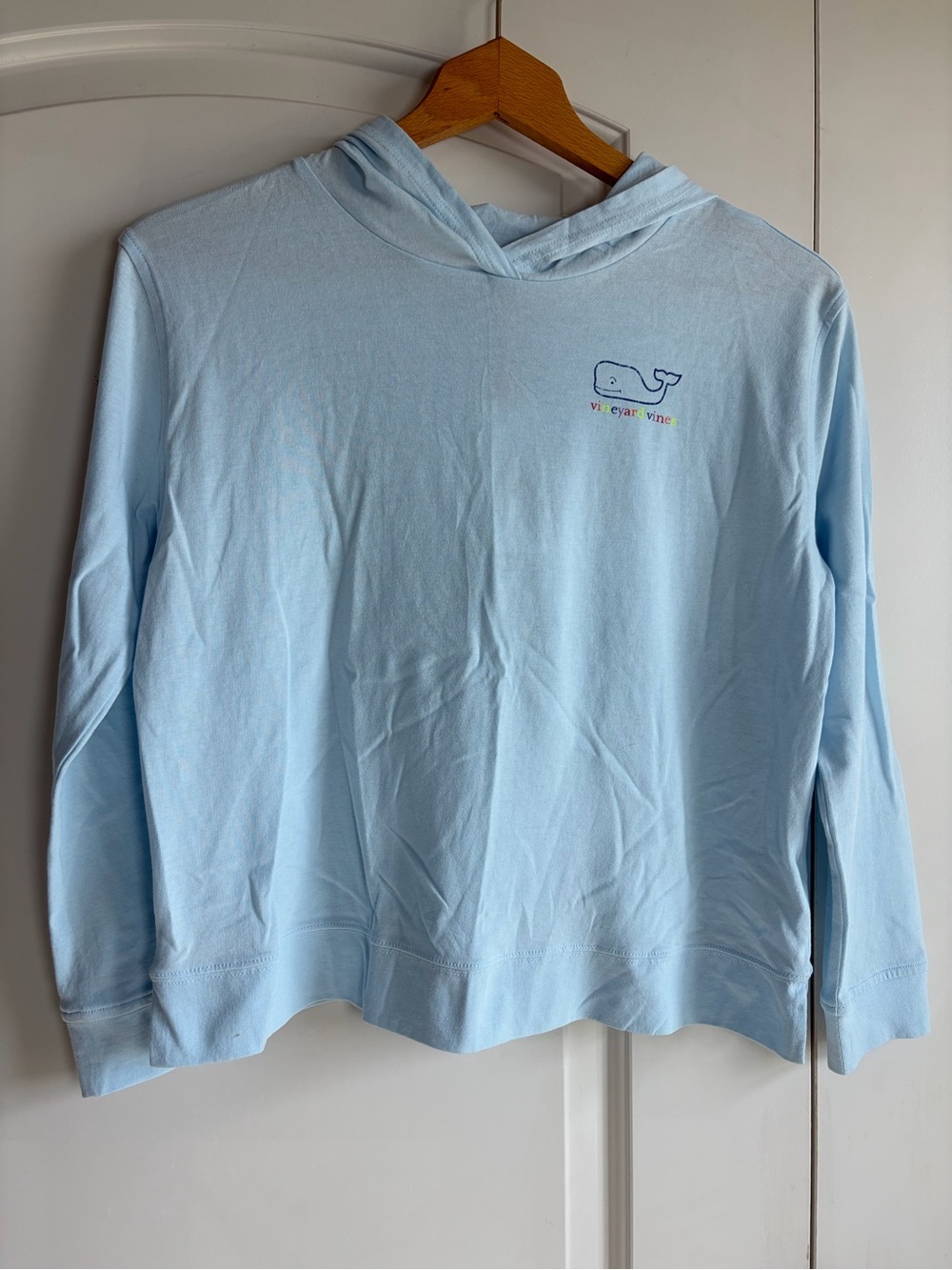NWT Vineyard Vines Light Blue Hooded Pullover with Whale & Rainbow Logo Youth L